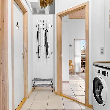 Luxurious In With Sauna Feriehus *