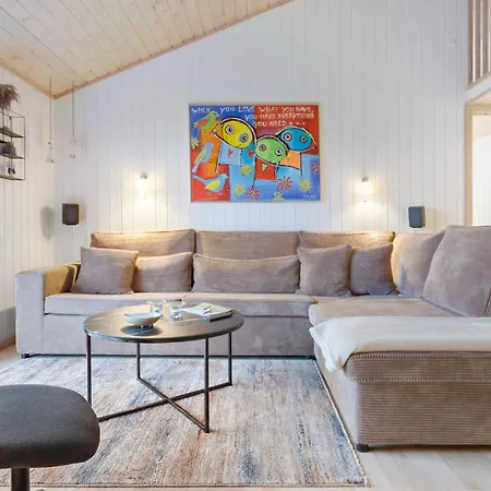Luxurious In With Sauna Feriehus *