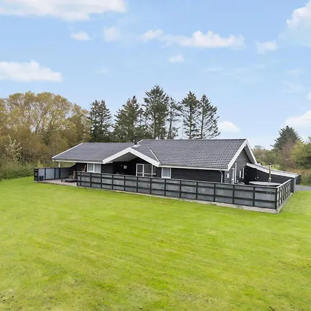 Stunning In With Wifi Holiday home Strandby