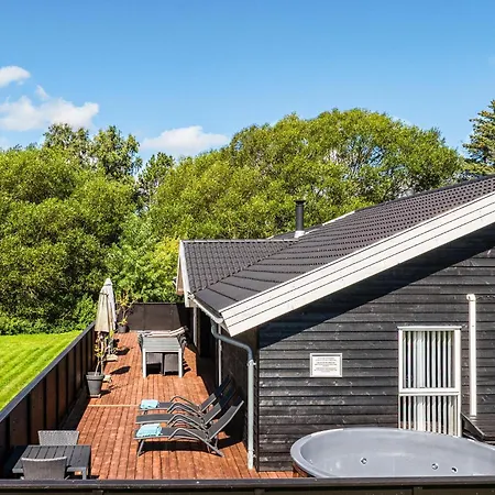 Luxurious In With Sauna *